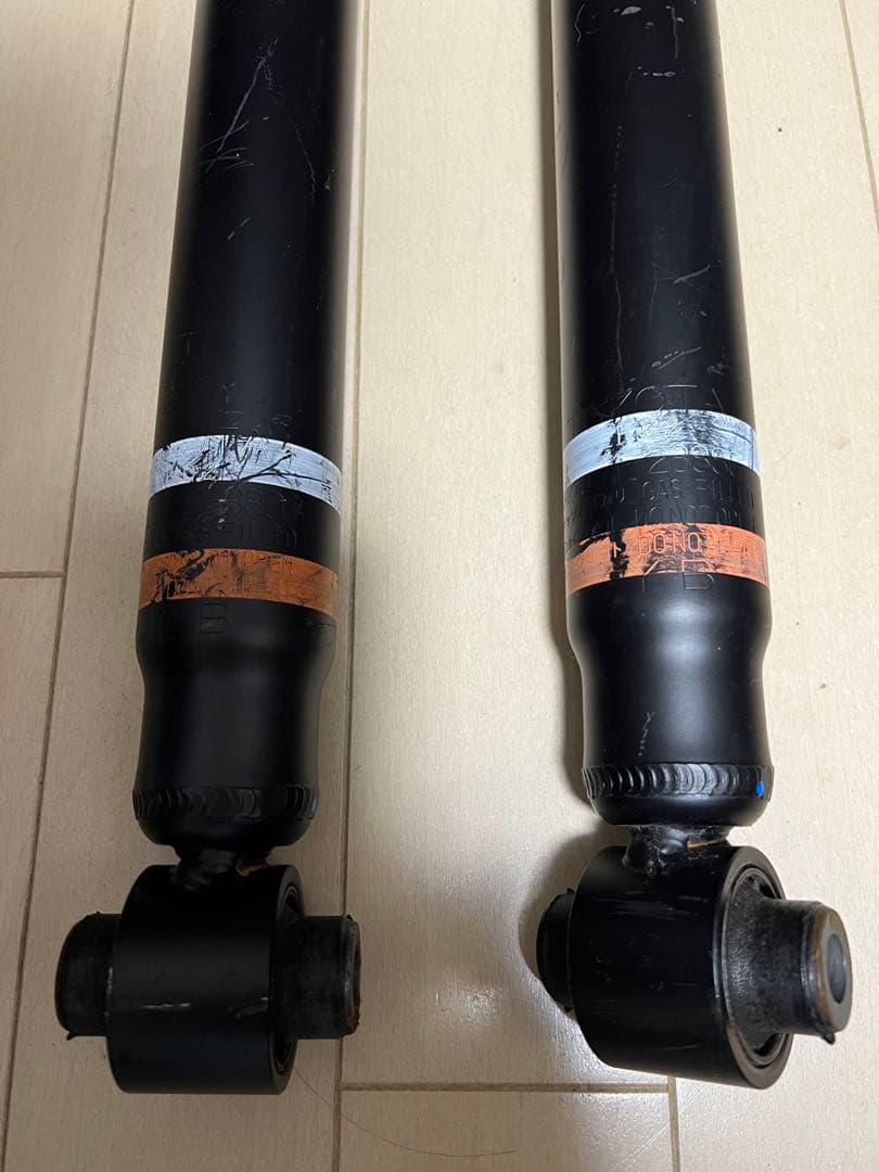 トヨタ80ヴォクシー、ノア、エスクァイア純正サスペンション - メルカリ