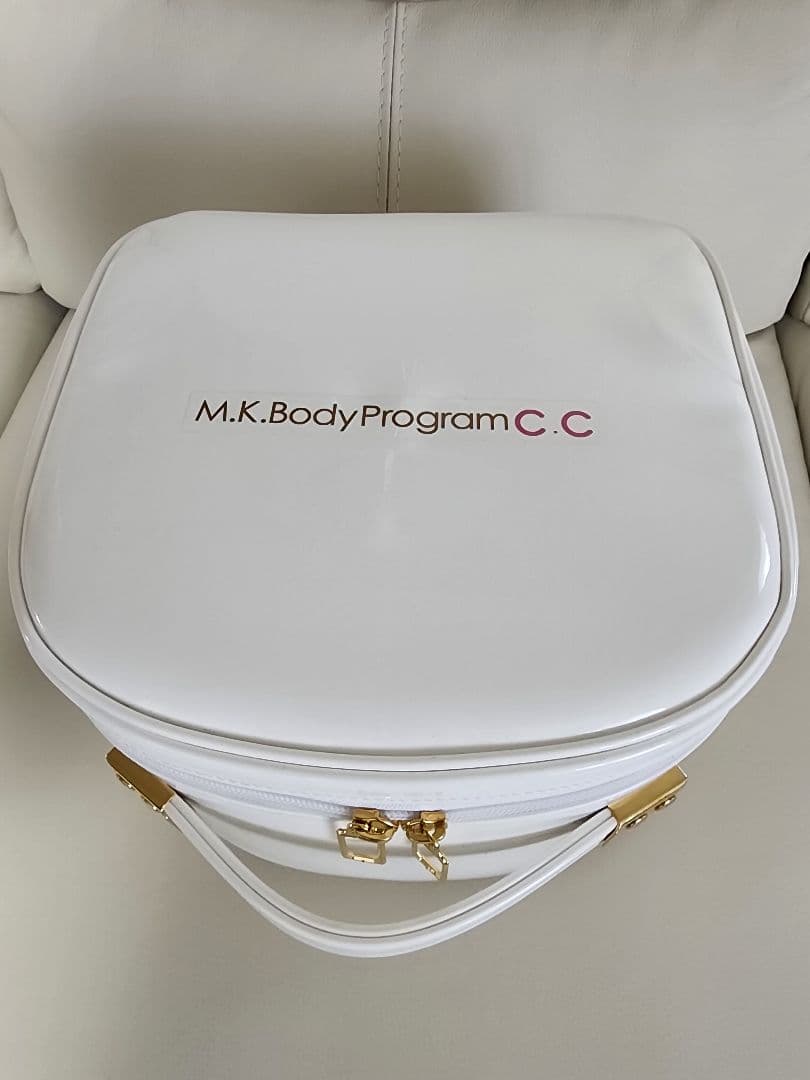 セルライト除去。脂肪吸引マシーン。M.K.BodyProgram C.C 美容器
