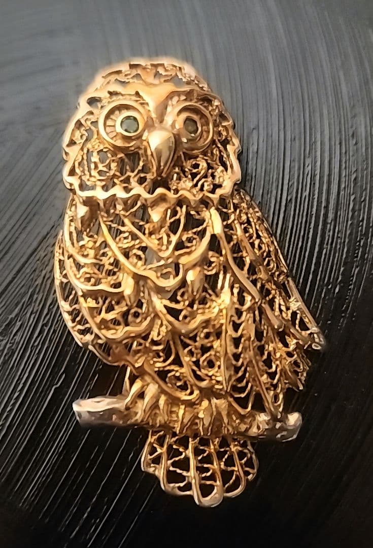 18K　フクロウ　ブローチ　8g Jeweliss アガットレッド フクロウの親子 クリスタル ブローチ