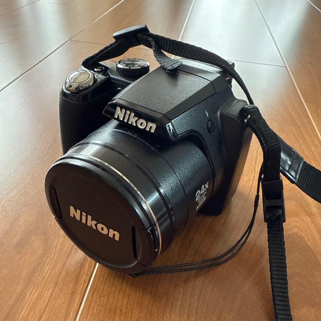 【Nikon】COOLPIX P90 充電器・三脚付き Nikon】COOLPIX P90 充電器・三脚付き