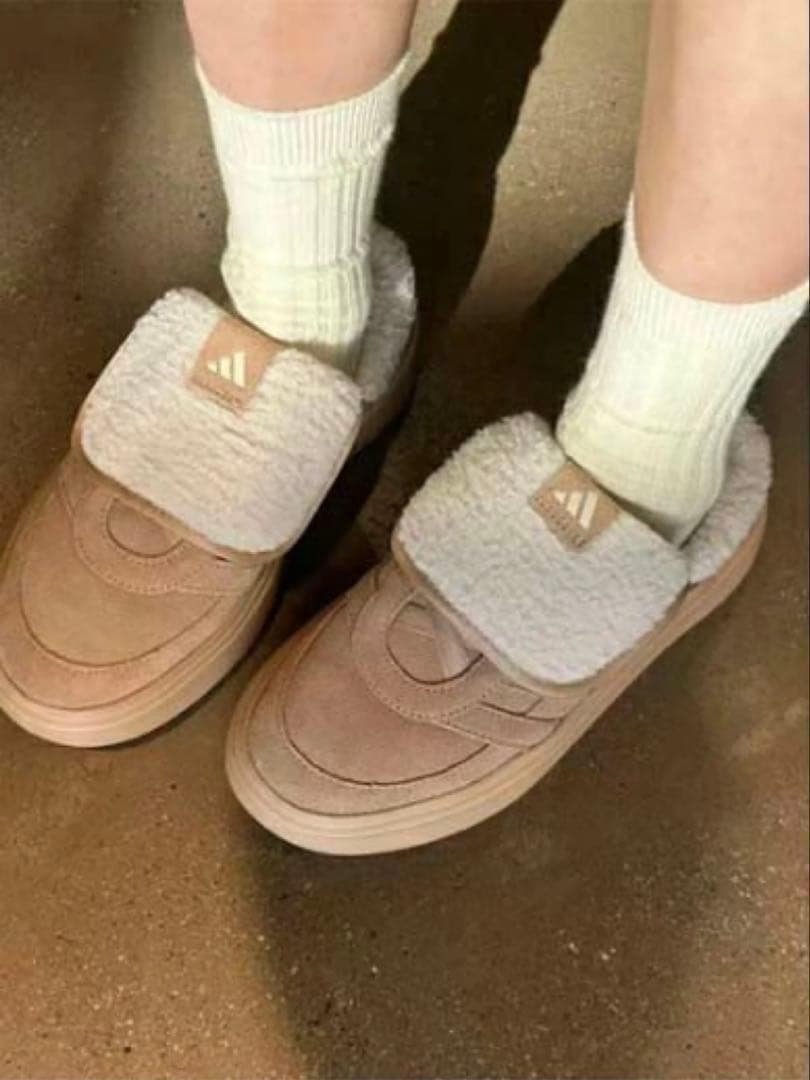 ラスト１点！韓国限定adidas GRAND COURT MULE 23.5cm