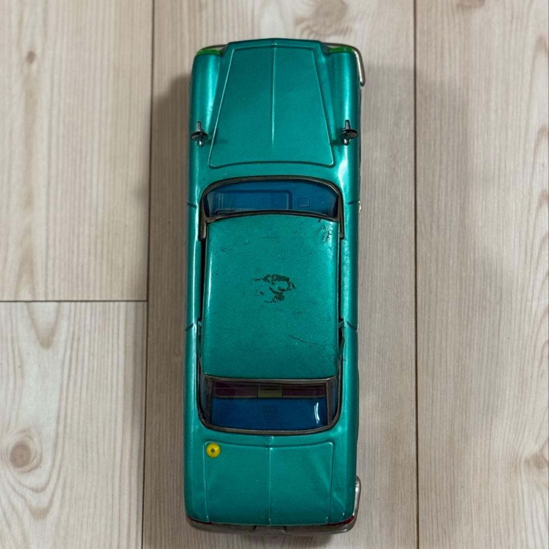 古いブリキの自動車】FIAT フィアット 2300S 自動車 イチコー 当時物