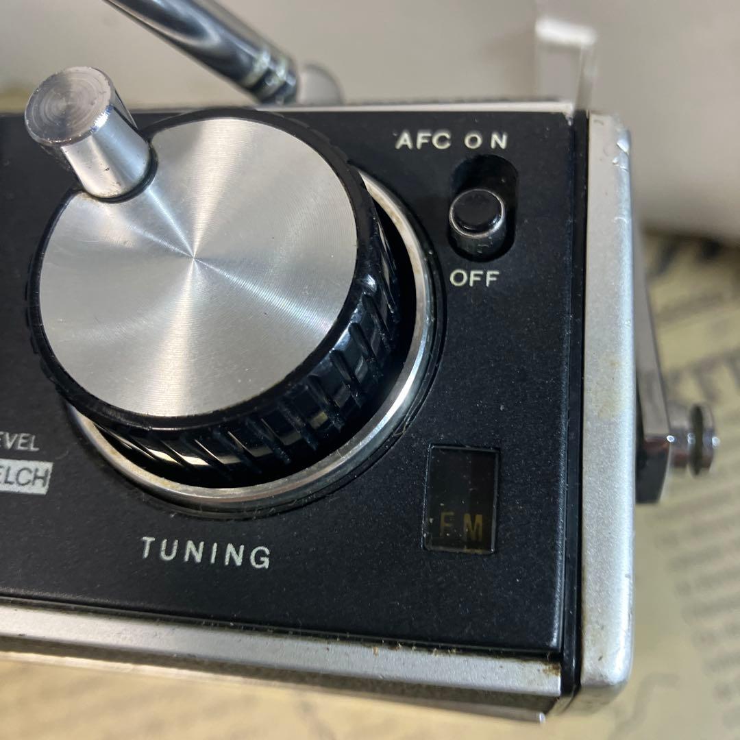 専用品トップのチューニングスケール部のクラックが残念。ソニーTFM