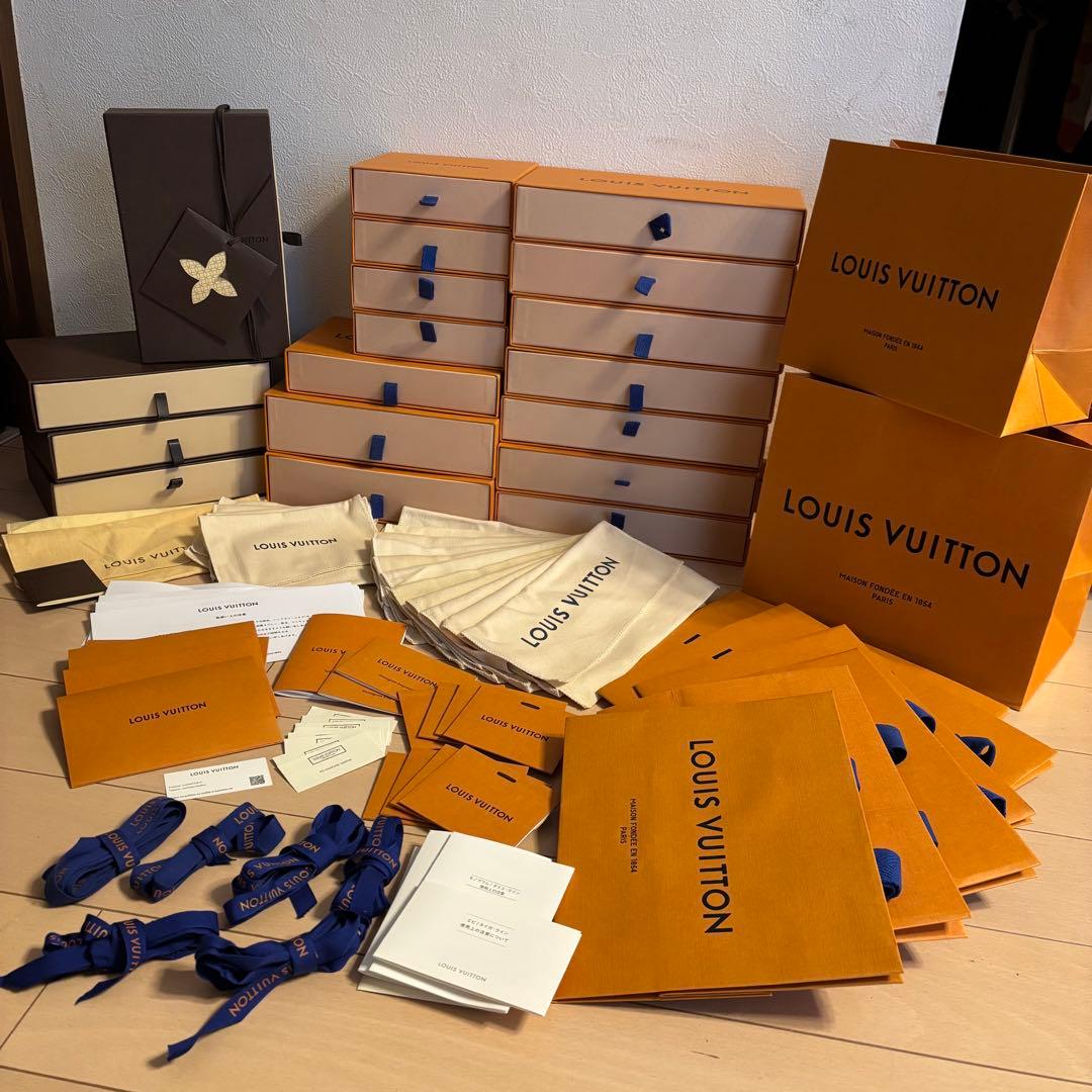 ルイヴィトン付属品まとめ売り 明日着 限定 アニマルxモノグラム 黒 ZIPPY 長財布 ルイヴィトン