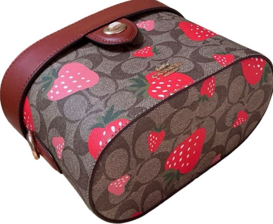 COACH クロスボディ シグネチャーキャンバス ワイルドストロベリー