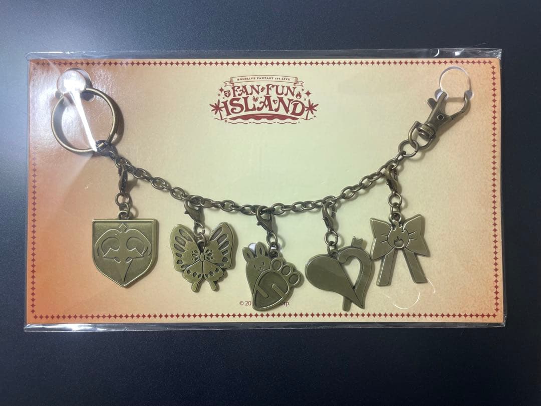 ホロライブ3期生 ロゴマークキーホルダー - メルカリ