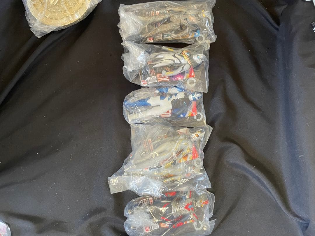 ウルトラヒーロー怪獣シリーズ 22体セット タグ付 トリガー|mercari