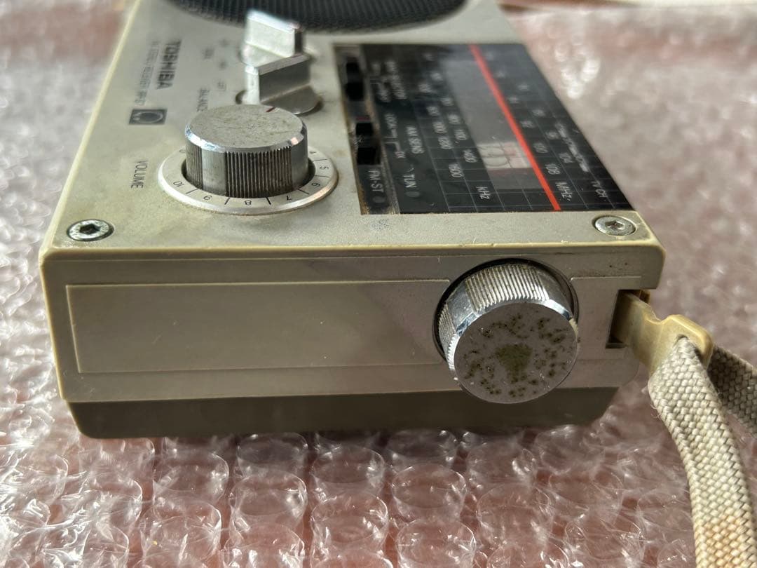 昭和レトロ TOSHIBA FM/AMラジオ RP-S7 ジャンク - メルカリ