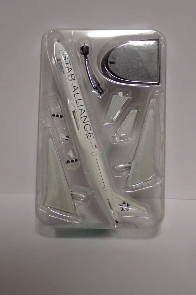 猛*魂様 世界のエアライン シンガポール空港ウイングキット