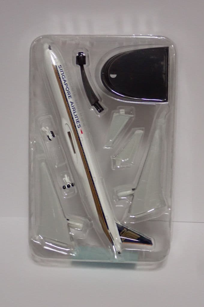 猛*魂様 世界のエアライン シンガポール空港ウイングキット