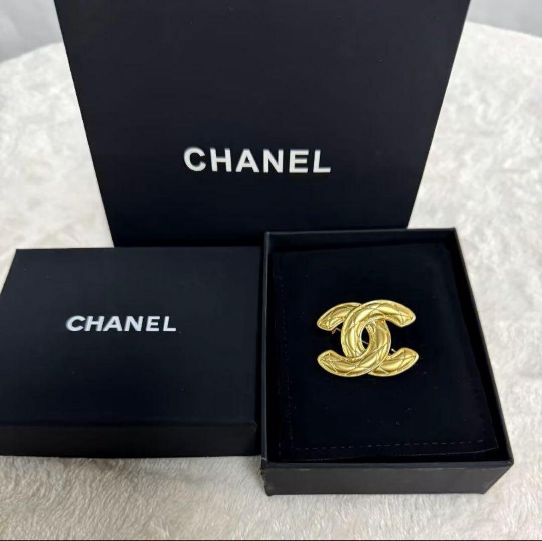 CHANEL シャネル　ブローチ　ゴールド　マトラッセ　ヴィンテージ　ココマーク 1240007017591_1.jpg