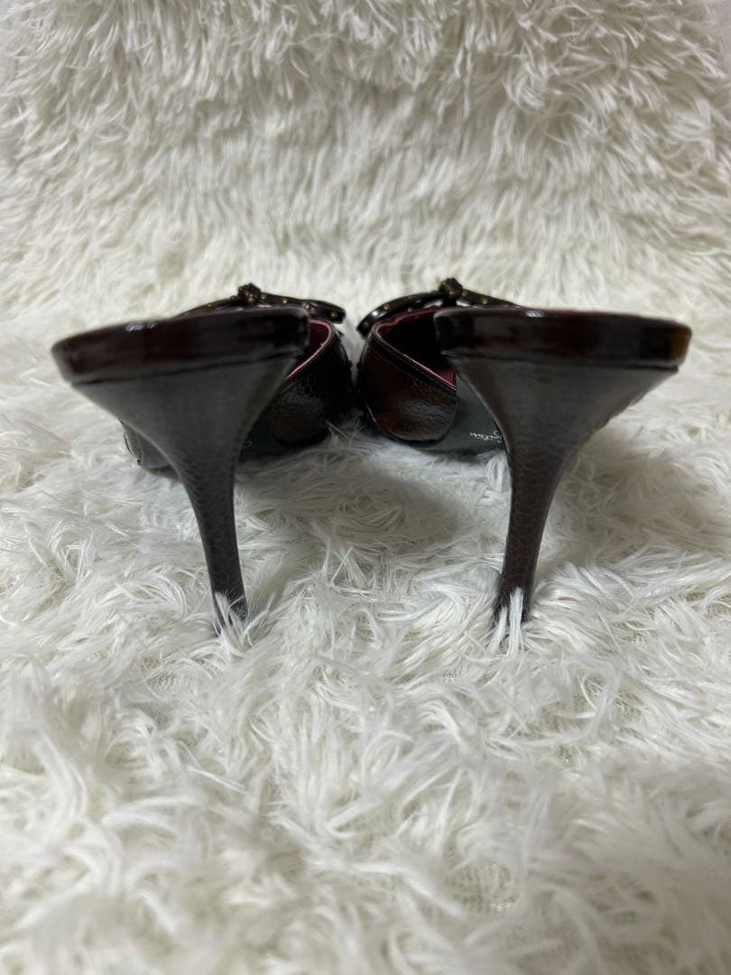 銀座かねまつ クロコ型押しポインテッドトゥサンダル ミュール - メルカリ