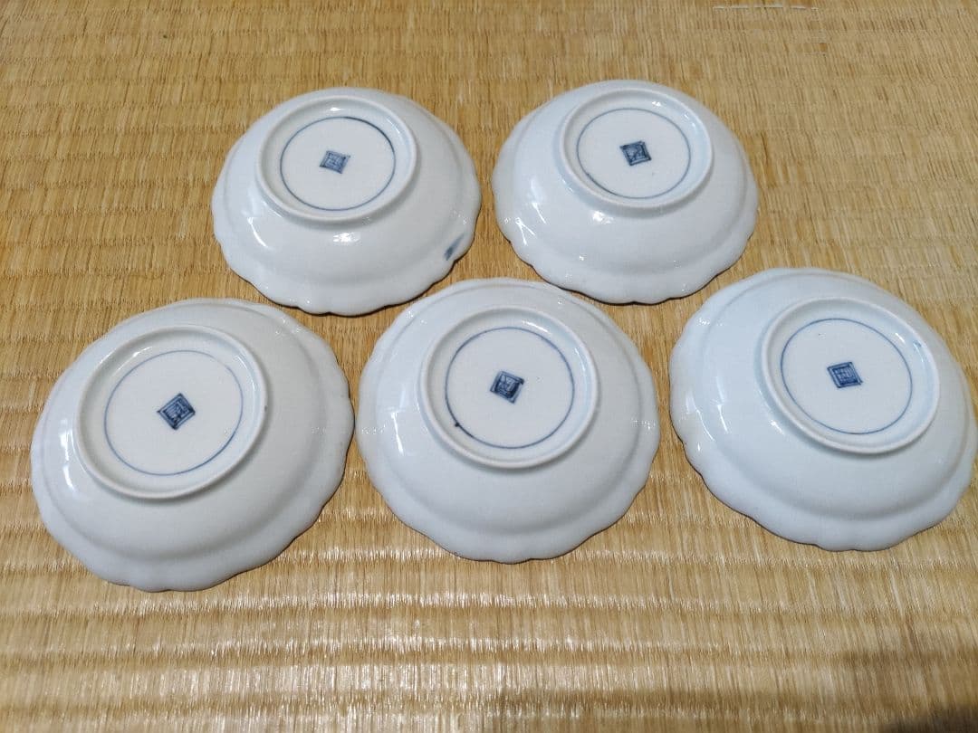 古伊万里 小皿（5枚）11㎝ 上手品・陽刻・口錆・染付・雨龍・蜂？