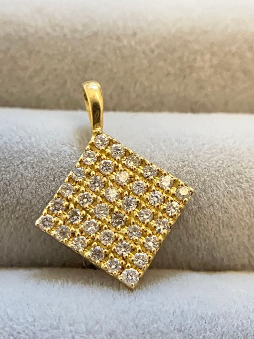ダイヤモンド　ネックレスペンダント　チャーム　k18 0.3ct