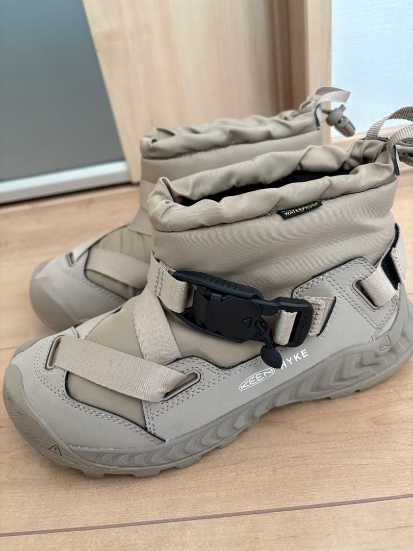 HYKE×keen スノーブーツ　ベージュ　23.5cm