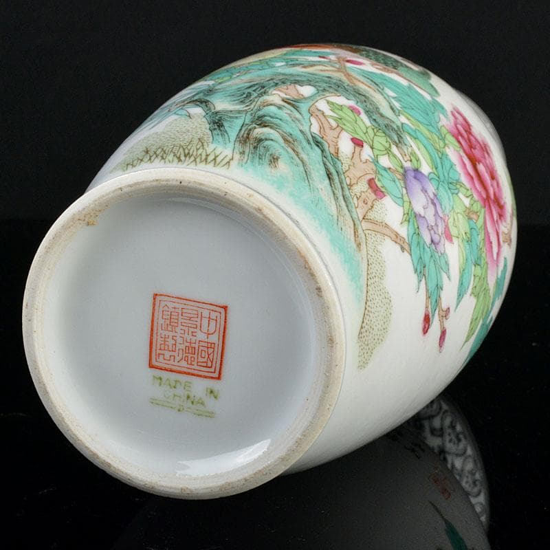 中国 中国景徳鎮製 粉彩 漢詩孔雀牡丹文瓶 V R4333