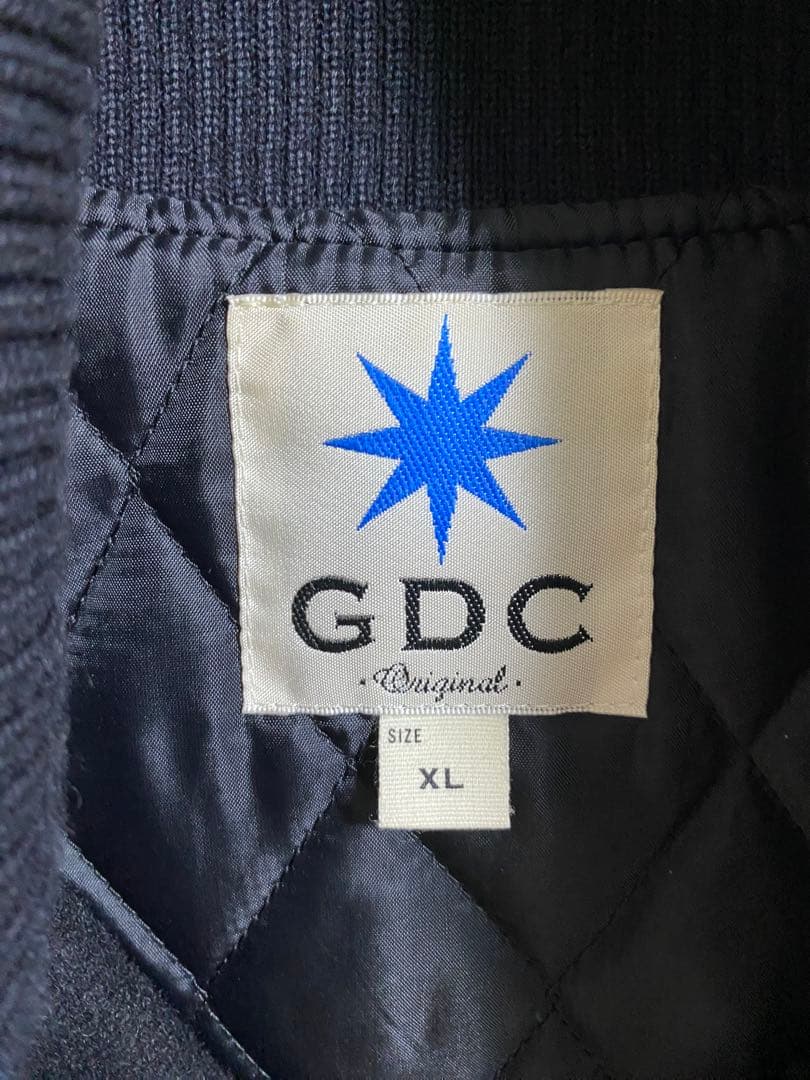 GDC グランドキャニオン スタジャン 蓮 ロータス 刺繍 レザー - メルカリ