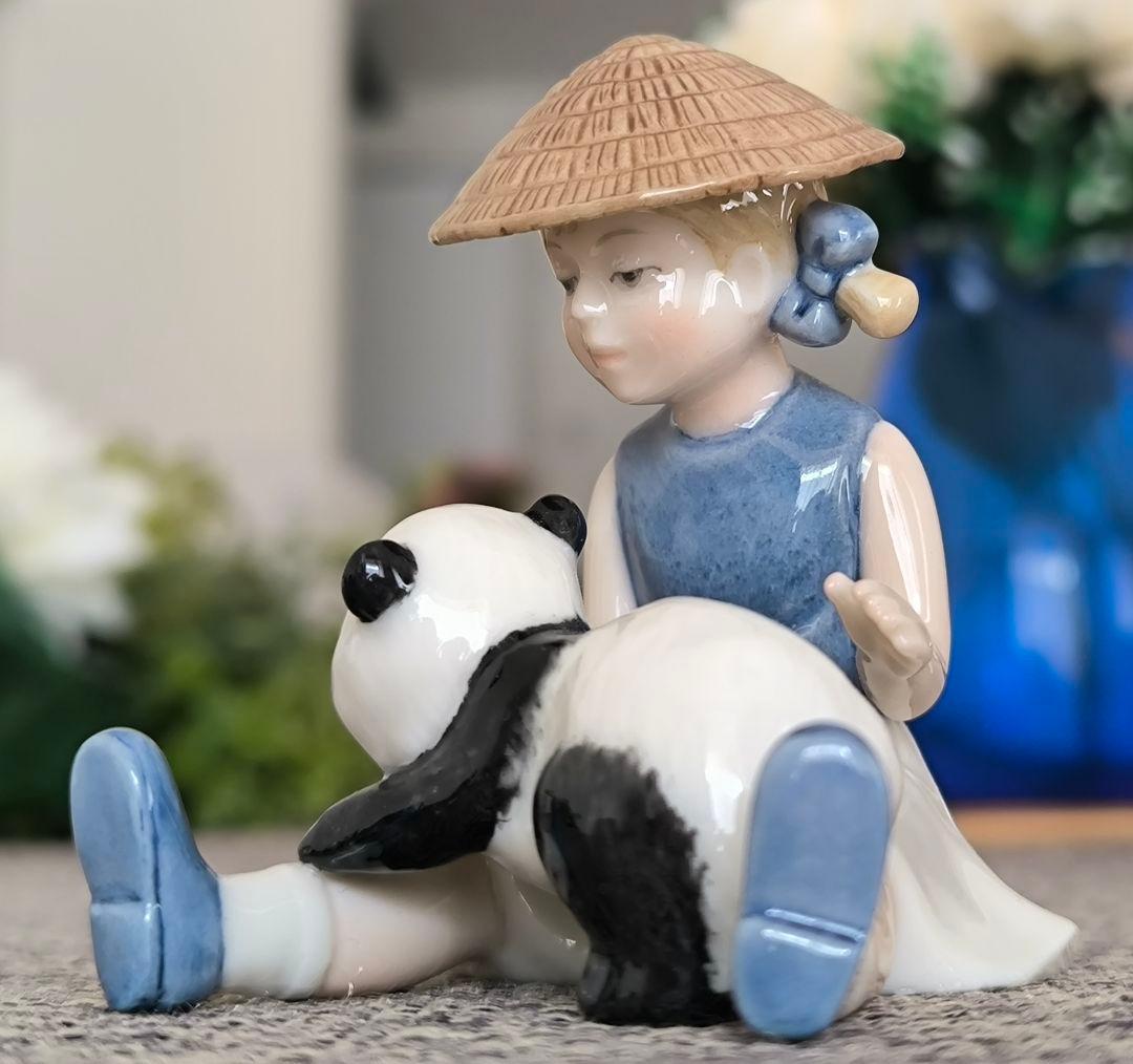 ロイヤルコペンハーゲン 陶器 置物 女の子と甘えん坊のパンダ フィギュ
