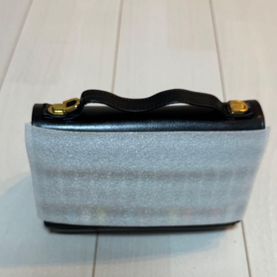 hazama ハザマ 2021PC 弾願奏填のレザーショルダーバッグ 黒 - メルカリ