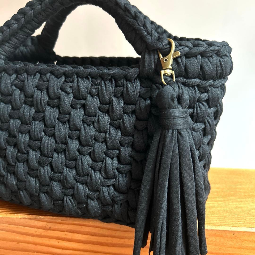 ブラック×Tシャツヤーン ズパゲッティ マルシェバッグ 真っ黒 - メルカリ