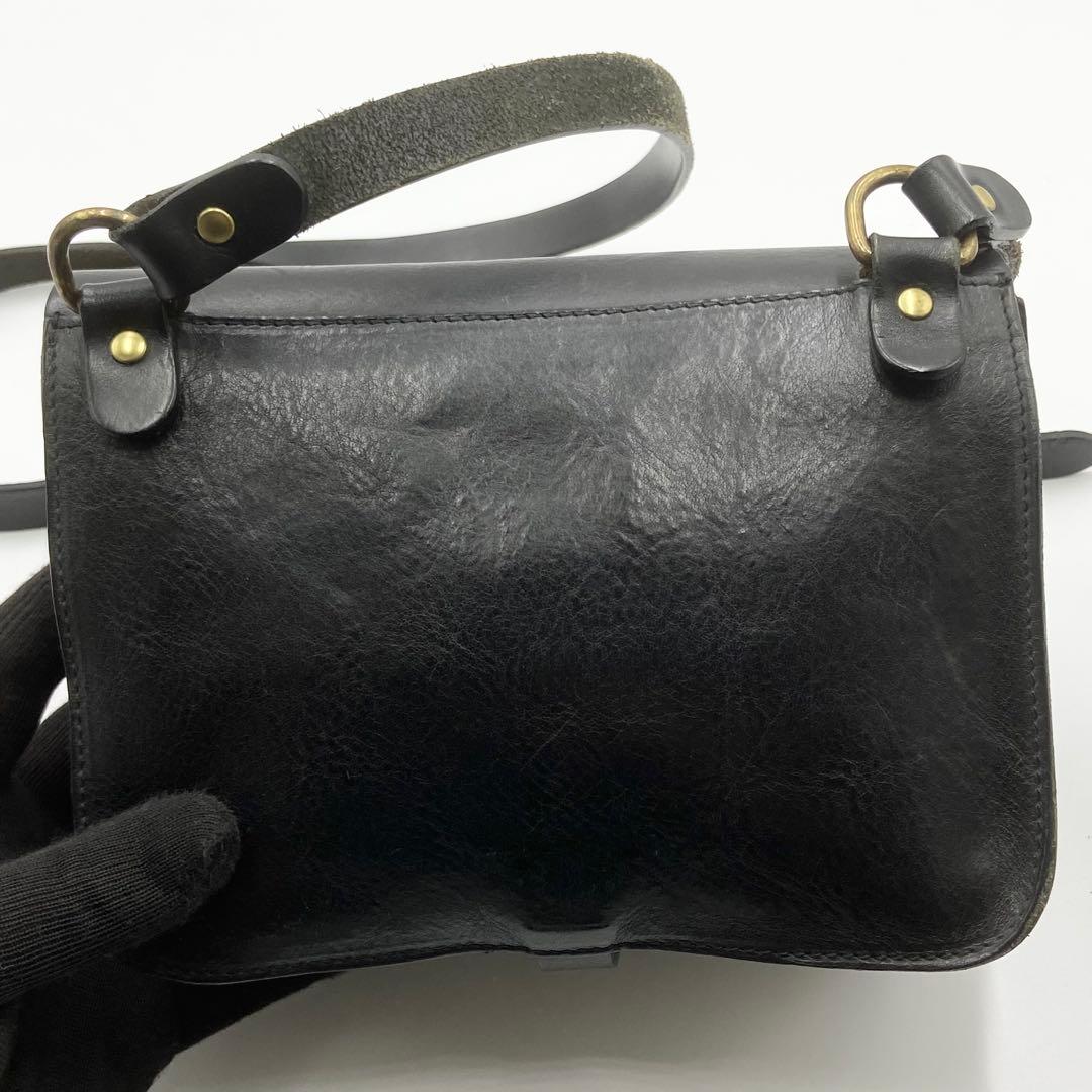 イルビゾンテ ショルダーバッグ フラップ ロゴ刻印 オールレザー