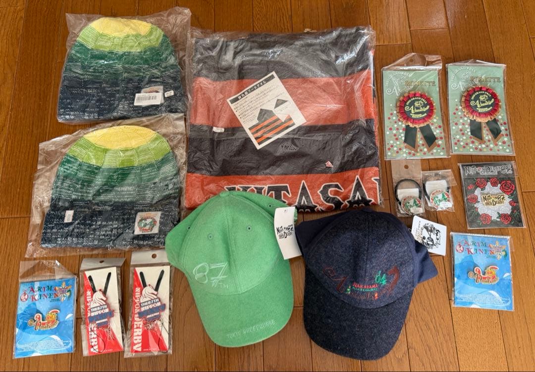 【競馬】タオル.帽子.ヘアゴム.ネックストラップ.ピンバッチ他14点セット ネックストラップ＆バッジセット – ユニバーサル・スタジオ・ジャパン