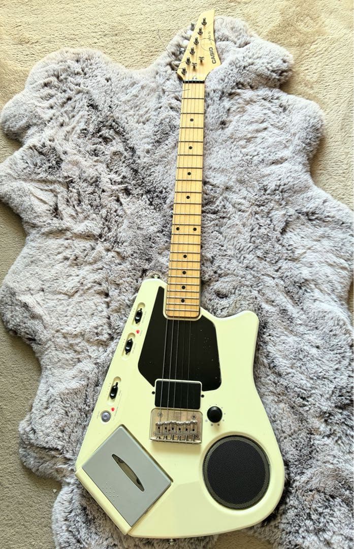 CASIO EG-5 エレキング アンプ・スピーカー内臓エレキギター　ジャンク CASIO EG-5 エレキング アンプ・スピーカー内臓エレキギター ジャンク