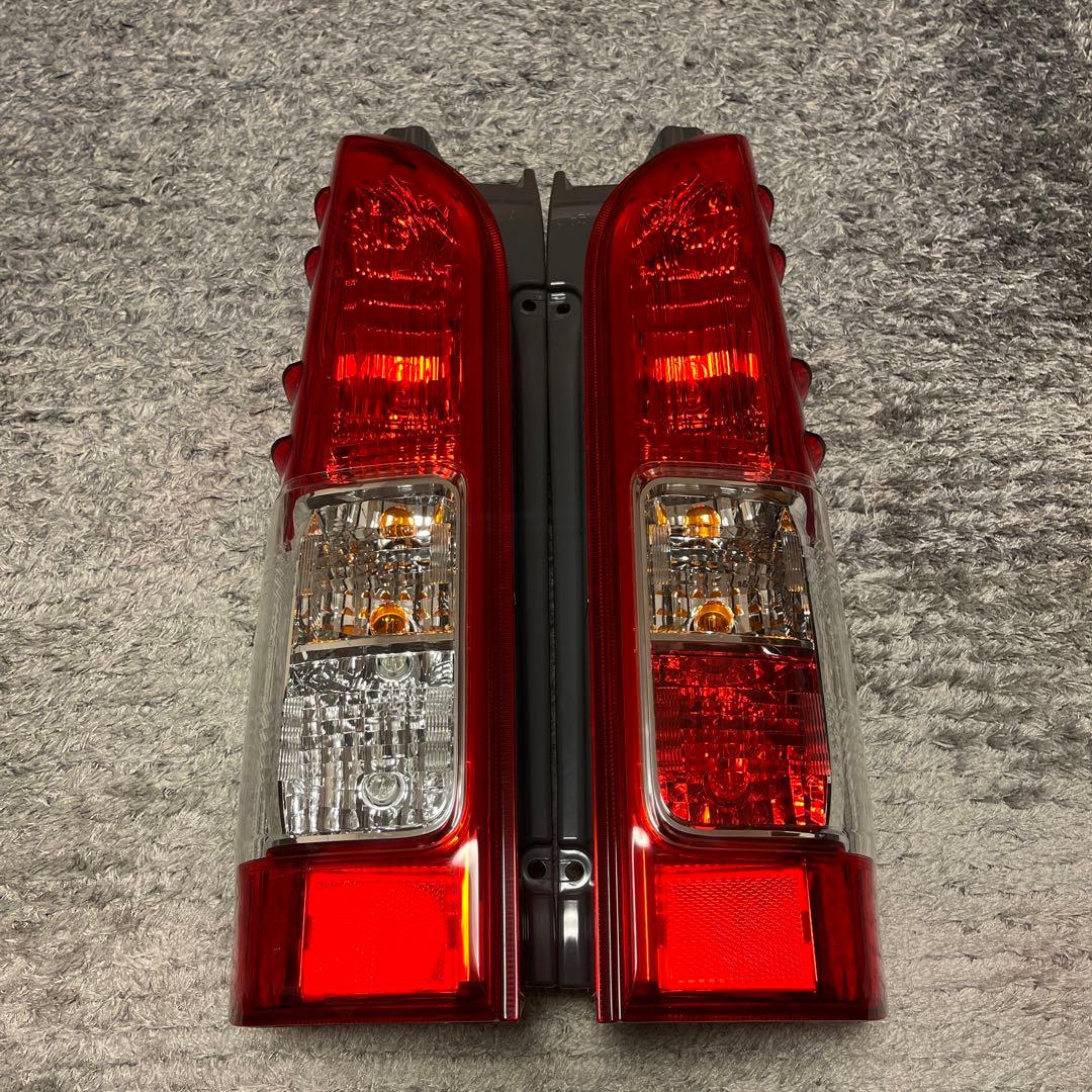 ハイエース 純正テールランプ 寒冷地仕様 バックフォグ 美品 - メルカリ