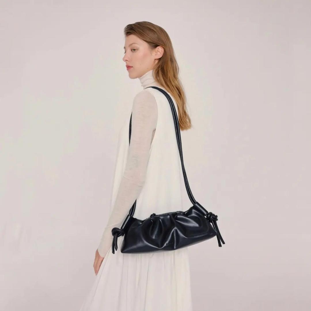 美品 OLEND オレンド dumpling bag ダンプリングバッグ 黒 - メルカリ