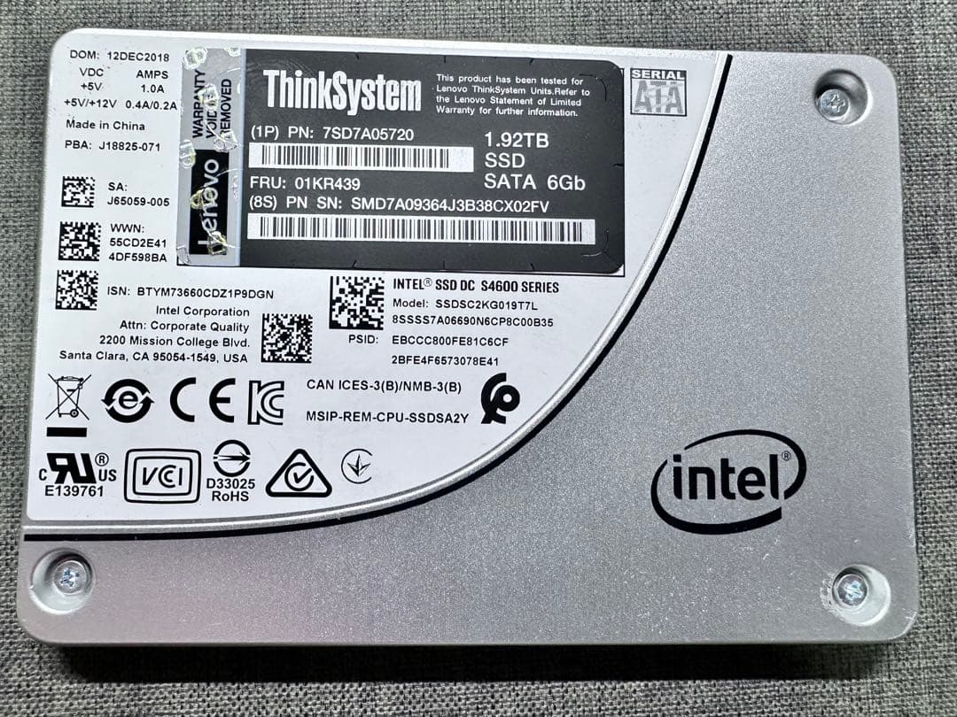 ThinkSystem 1.92TB SSD SATA 6Gb/s 2枚