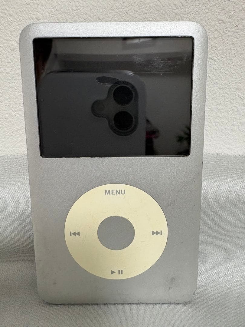Apple iPod classic 80GB 【第6世代】 Apple iPod® classic 80GB (Silver) Digital music/photo/video player