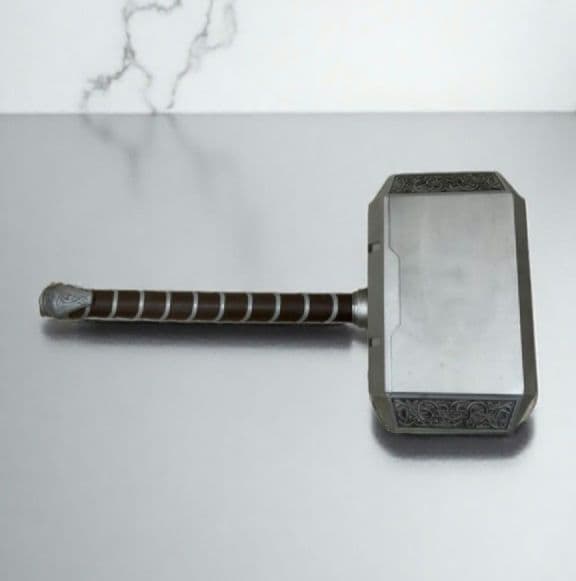 希少】ハズブロ ムジョルニアレプリカ マイティソー 1/1 マーベル