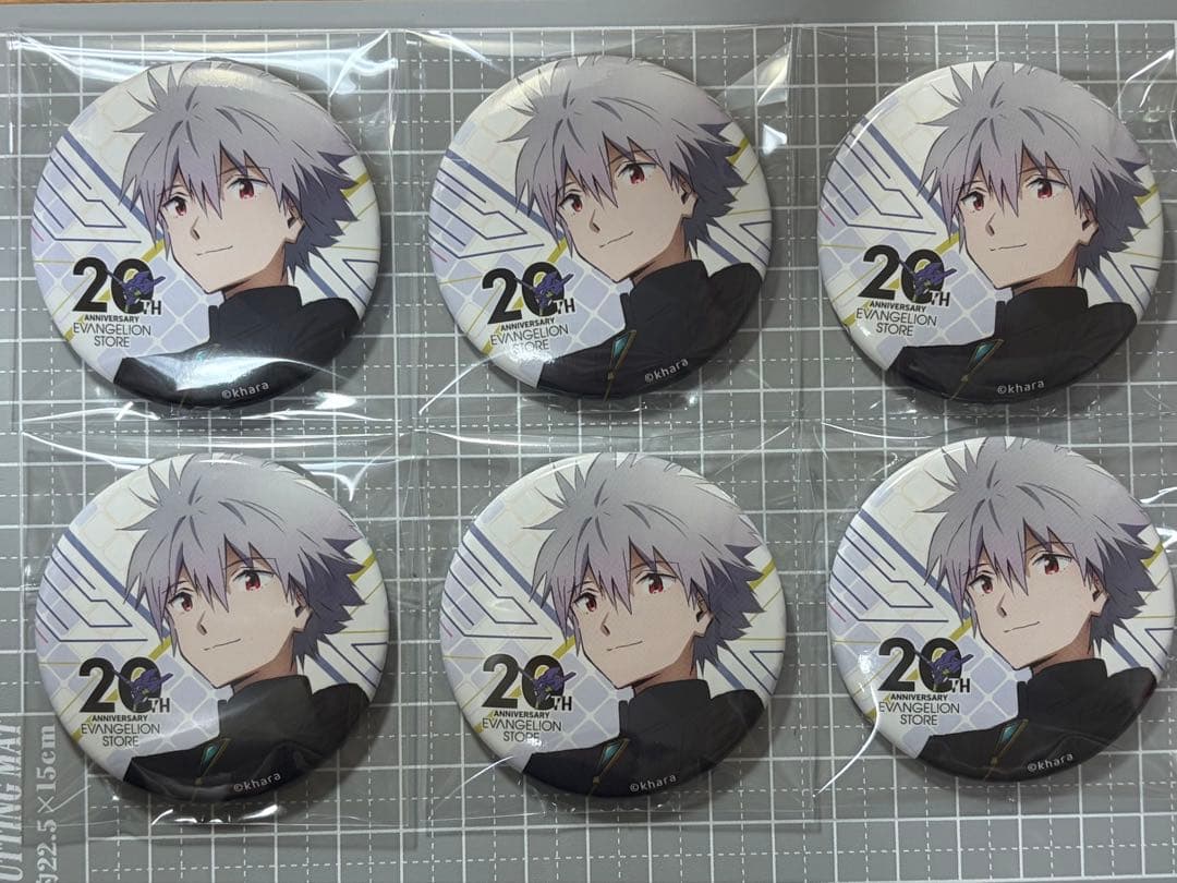 エヴァンゲリオン エヴァストア 20周年 渚カヲル 缶バッジ - メルカリ