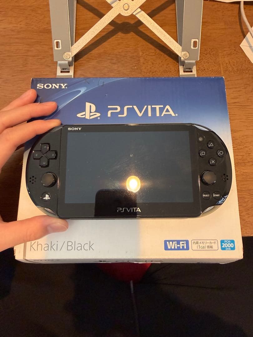 PS Vita 2000 Khaki/Black 8GBメモリーカード付き - メルカリ