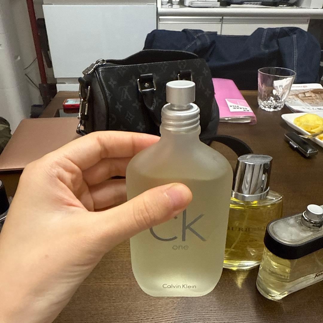 バーバリーが新たに高級フレグランスコレクションをローンチ。クラフト