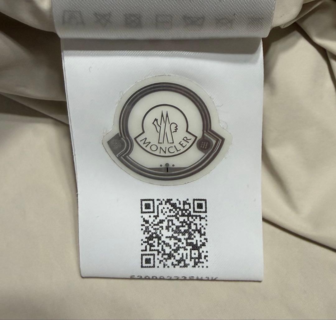 極美品］モンクレール ナイロンパーカー サイズ1 ベージュ カルレス