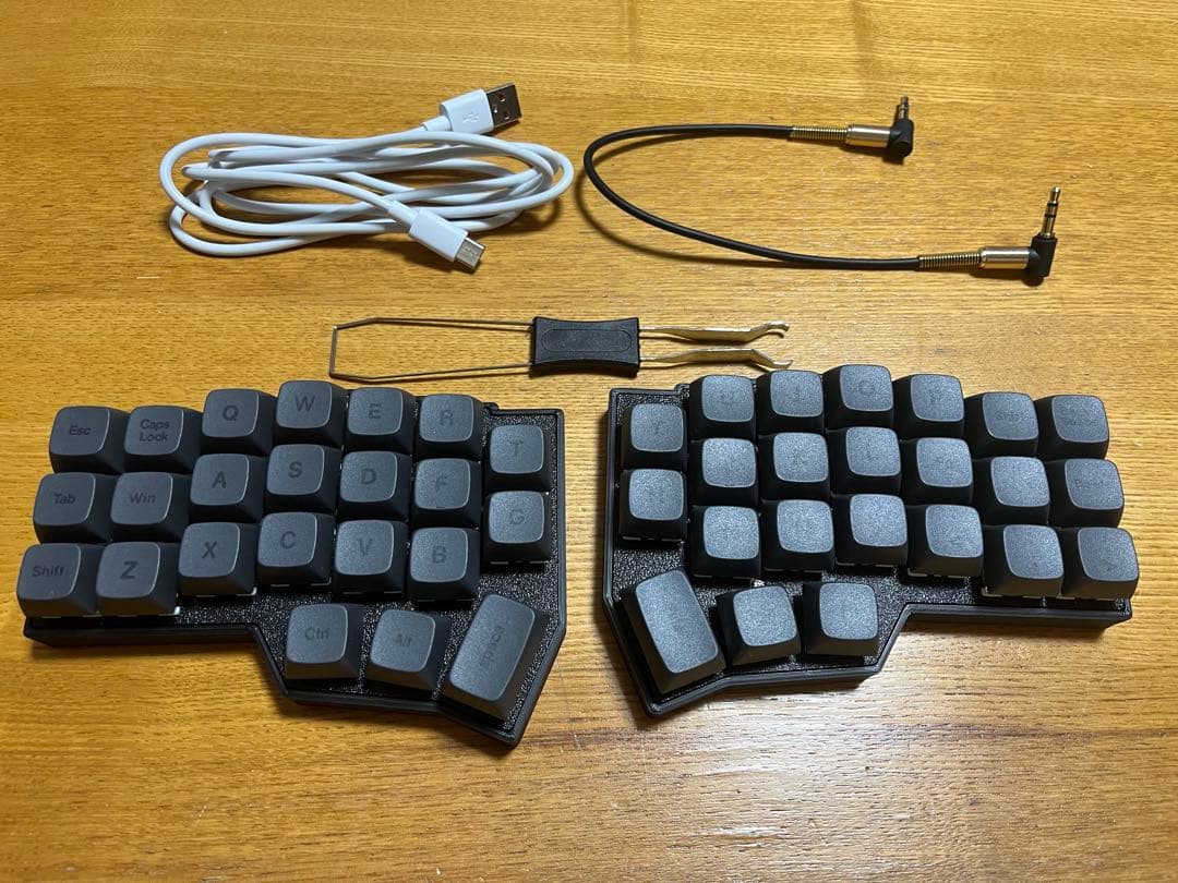 分割メカニカルキーボード 赤軸 46キー RGB 有線 CORNE v4 - メルカリ