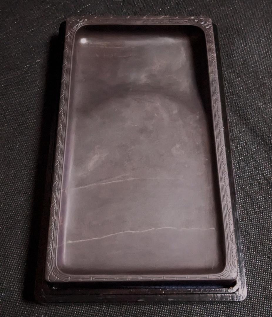 【ゆう】　　◆硯2面（端渓唐草雷廻文両面硯8吋／歙州雲龍廻文硯7.2吋） 硯