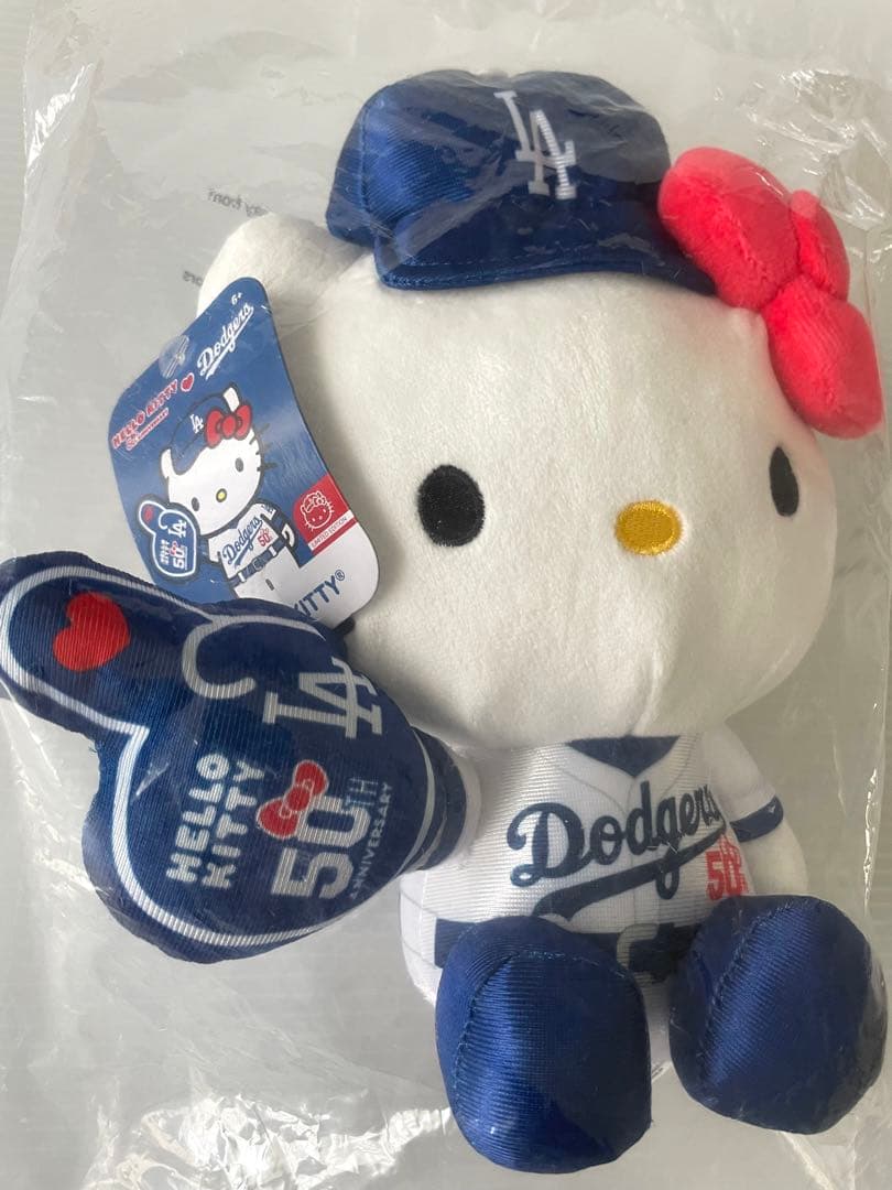 ハローキティナイト ドジャース50周年記念 コラボぬいぐるみ - メルカリ