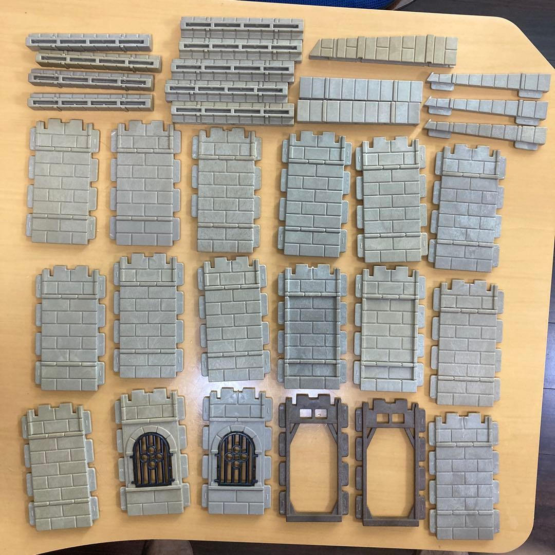 古いプレイモービル お城・家のパーツ大量 - メルカリ