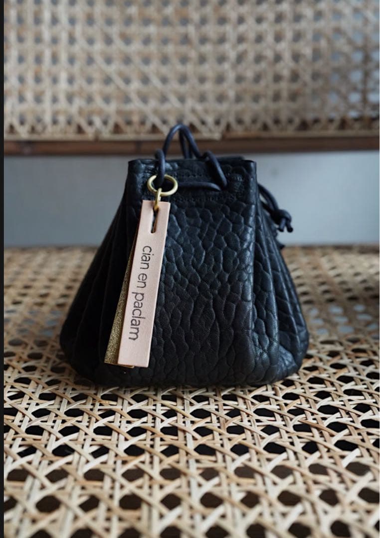 cain en padam ブラック　巾着バッグ セール】【UNISEX】ナイロン2WAY巾着バッグ/キーホルダー付き