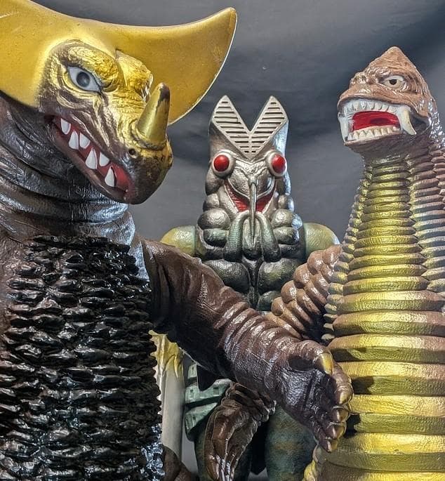 ゴモラ＆レッドキング＆バルタン星人（バンダイ）ビッグサイズソフビ３体セット バルタン星人やレッドキング、ウルトラマ、フィギュア3点が2月1日発売