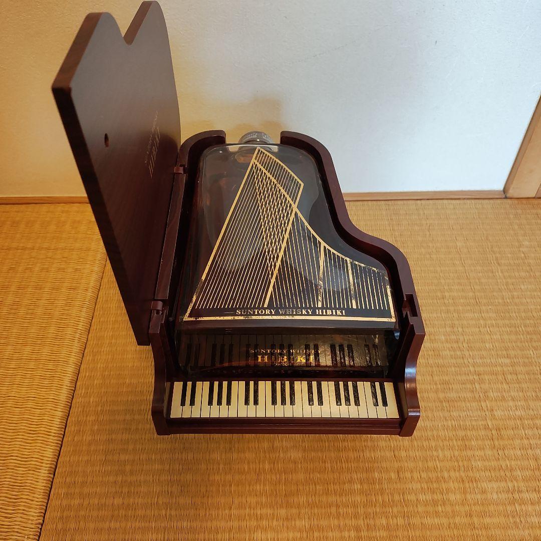 SUNTORY WHISKY HIBIKI グランドピアノ型 Suntory Hibiki Piano | Old Liquor Company