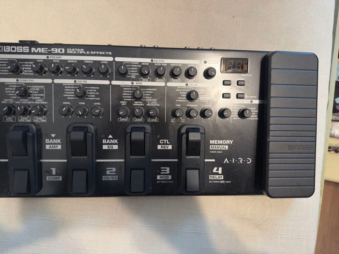 BOSS ME-90 ギター マルチエフェクター ツマミ操作のマルチエフェクター BOSS ME-90 レビュー!!【エレキギター