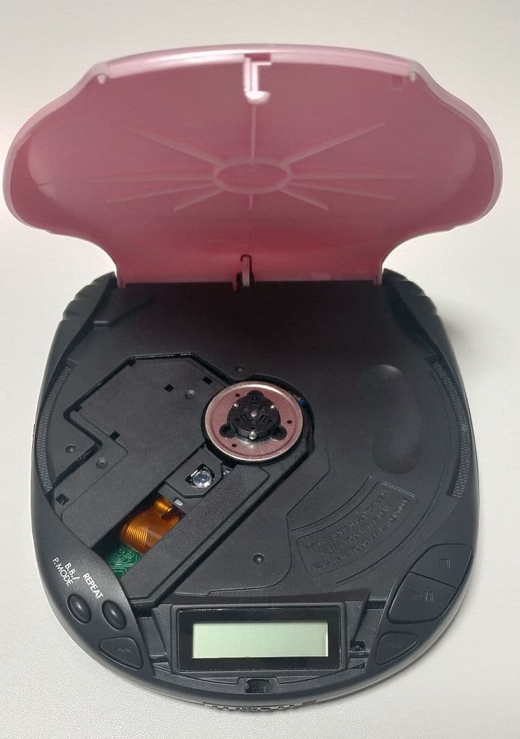 ハローキティ × KENWOOD ポータブルCDプレーヤー - メルカリ