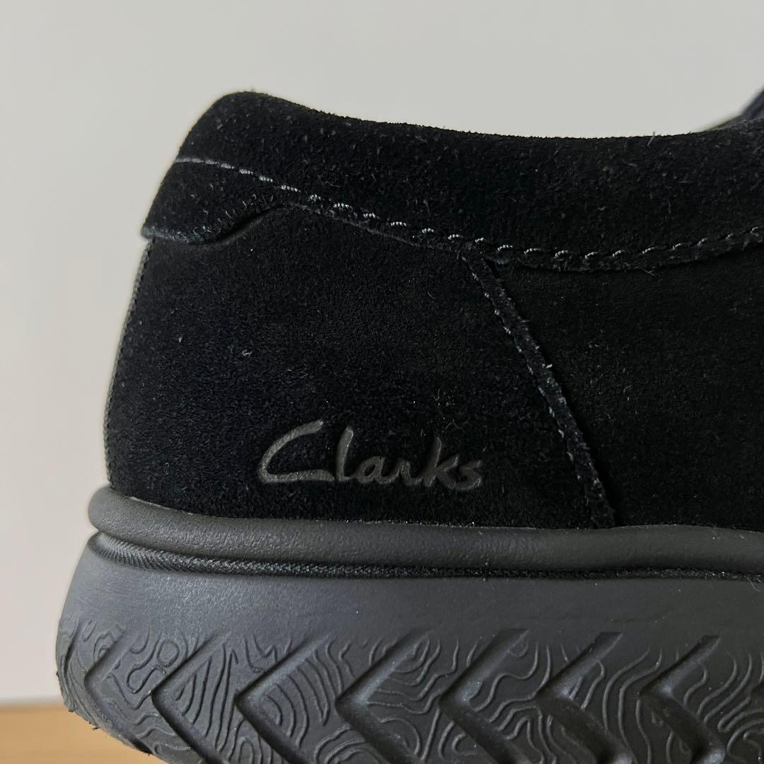 Clarks RelaxLite Low Black Suede UK8 1/2 - メルカリ