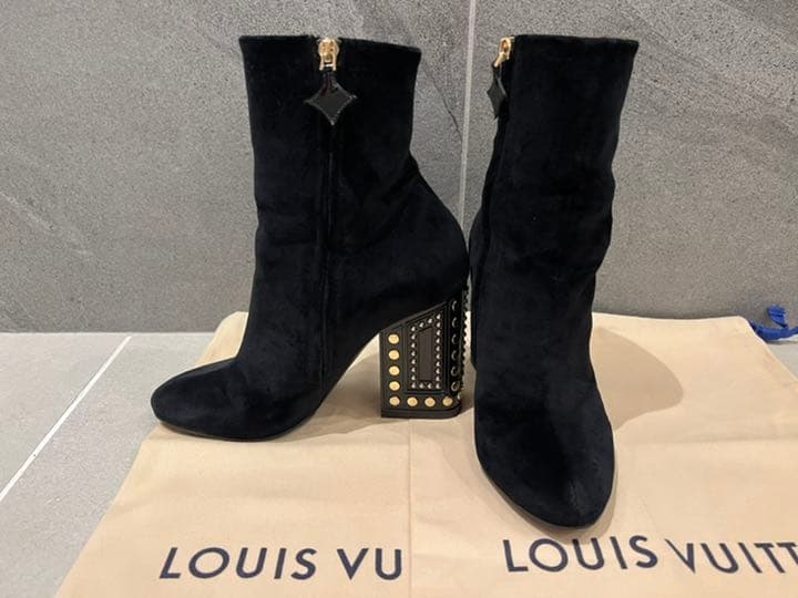 LOUIS VUITTON ルイヴィトン スエード ショートブーツ