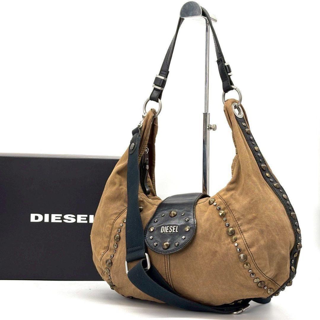 DIESEL　ショルダーバッグ 2WAY ワンショルダー ハーフムーン　ブラウン ショルダーバッグ バッグ 2way ハーフムーンバッグ レディース