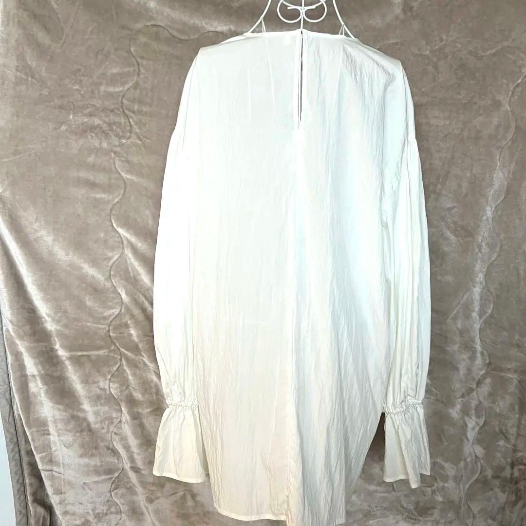 ビアズリー《LIVETART》 ギャザーカフスシャツ　白