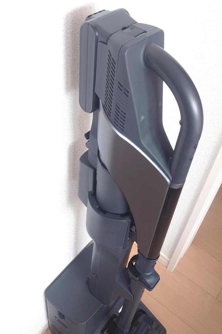 《美品》TOSHIBA コードレス掃除機 トルネオ